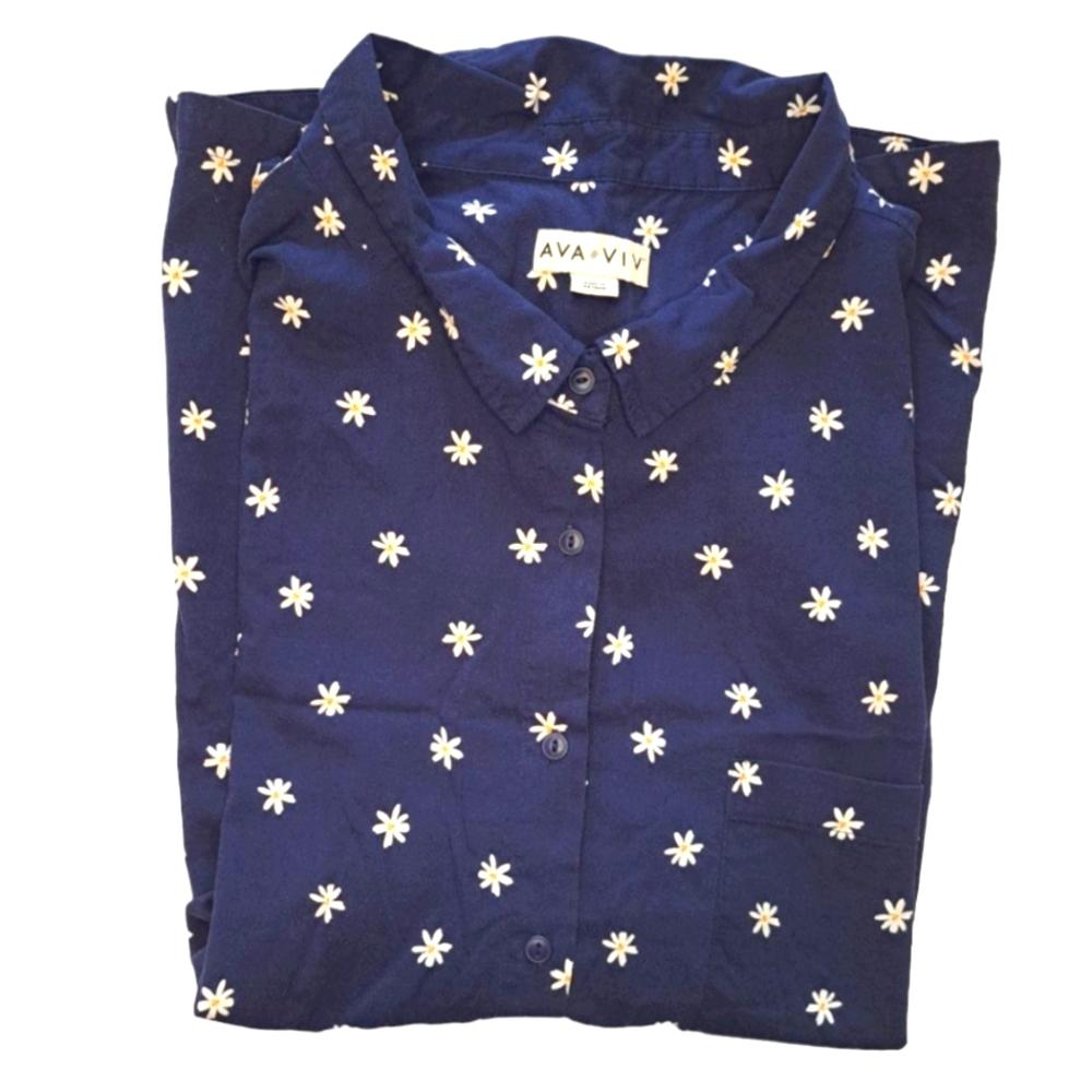 Ava & Viv Blue Short Sleeved Button Down Daisy Print Top Plus Size 4X